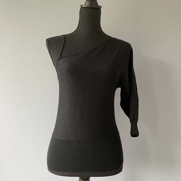 Banana Republic Black Sweater - Picture 1 of 3